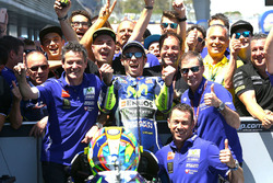 Winner Valentino Rossi, Yamaha Factory Racing celebrates with the team