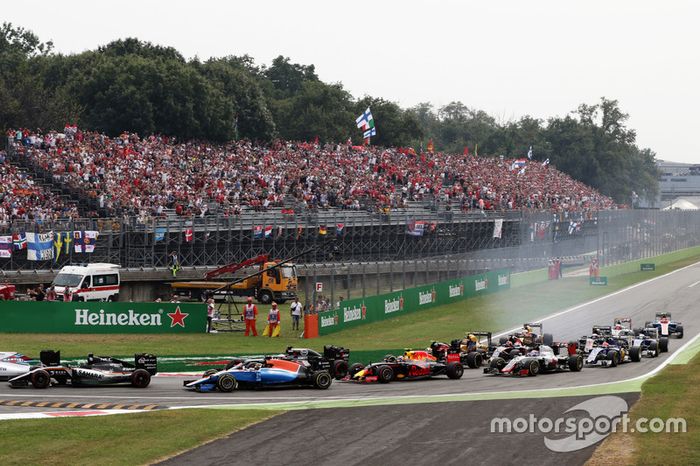 Pascal Wehrlein, Manor Racing MRT05 al inicio de la carrera