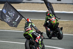 Jonathan Rea, Kawasaki Racing; Tom Sykes, Kawasaki Racing