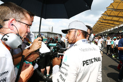 Lewis Hamilton, Mercedes AMG F1 en la parrilla
