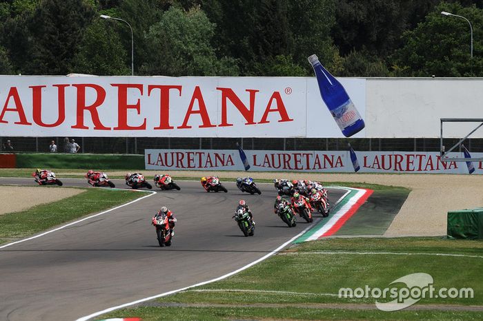 Chaz Davies, Aruba.it Racing - equipo de Ducati, conduce hasta el inicio