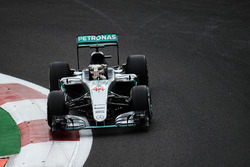 Льюіс Хемілтон, Mercedes AMG F1 W07 Hybrid