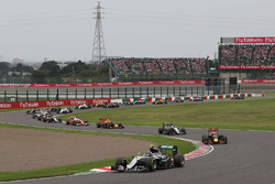 Nico Rosberg, Mercedes AMG F1 W07 Hybrid leads at the start of the race