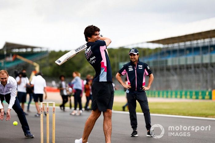 Lance Stroll, Racing Point, jugando a cricket 