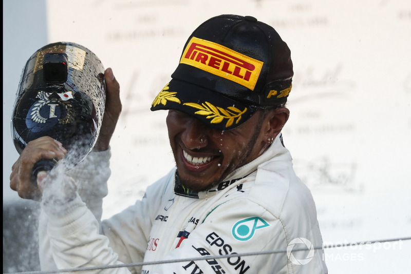 Lewis Hamilton újabb győzelme, ezúttal Szuzukában