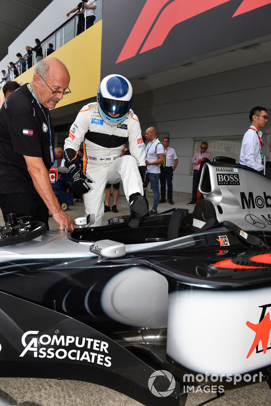 Mika Hakkinen, McLaren MP4-13