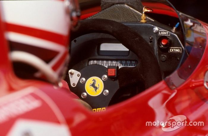 O folclore: Nos primeiros testes da 640, em Fiorano, uma lenda diz que Mansell pedia para que as cores de suas luvas fossem diferentes para que ele não se enganasse na hora de aumentar e diminuir marchas. 
