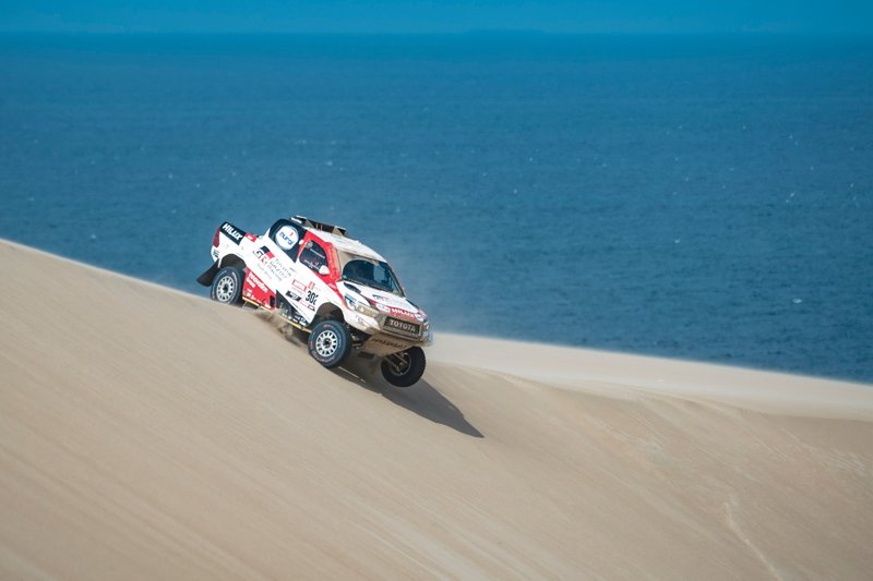 #302 Toyota Gazoo Racing Toyota Hilux: Giniel de Villiers, Dirk von Zitzewitz