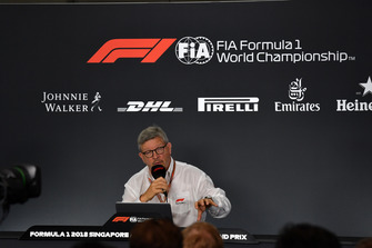 Ross Brawn, directeur de la compétition du Formula One Group, lors de la conférence de presse
