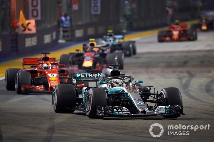 Lewis Hamilton, Mercedes AMG F1 W09 EQ Power+, Sebastian Vettel, Ferrari SF71H, Max Verstappen, Red Bull Racing RB14, y Valtteri Bottas, Mercedes AMG F1 W09 EQ Power+