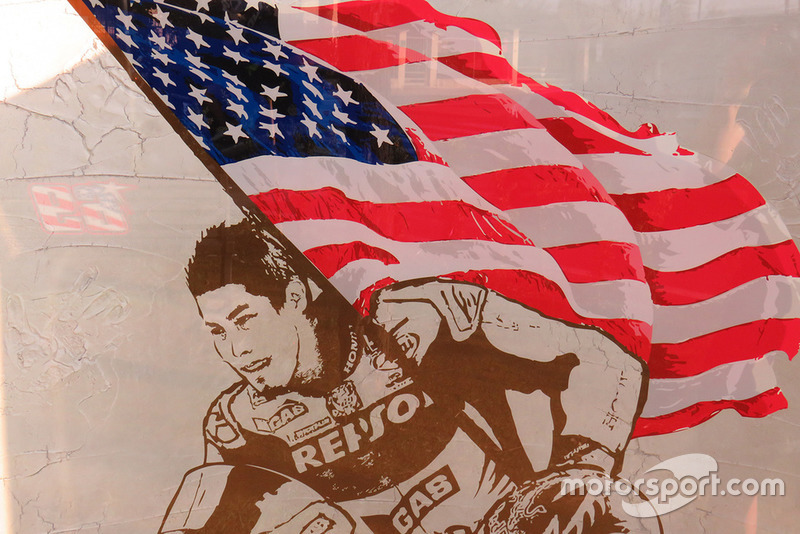 Una visita al monumento conmemorativo de Nicky Hayden en el lugar de su fatal accidente de bicicleta