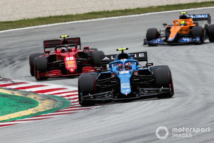 Esteban Ocon, Alpine A521, Carlos Sainz Jr., Ferrari SF21, Lando Norris, McLaren MCL35M