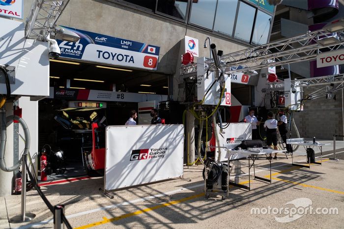 #8 Toyota Gazoo Racing - Toyota TS050 - Hybrid: Sébastien Buemi, Kazuki Nakajima, Brendon Hartley 