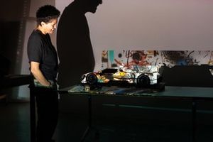 BMW M Hybrid V8 Art Car de Julie Mehretu