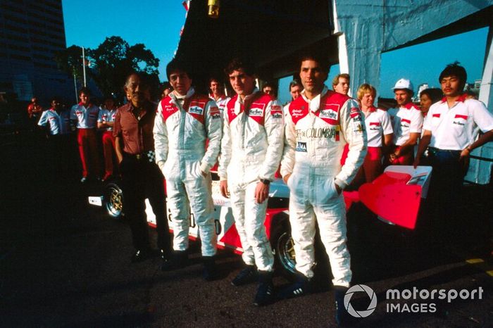 Teddy Yip, propietario de Theodore Racing, 10º clasificado Martin Brundle, Eddie Jordan Racing/Theodore, ganador de la carrera Ayrton Senna, West Surrey Racing/Theodore y 2º clasificado Roberto Guerrero, Eddie Jordan Racing/Theodore