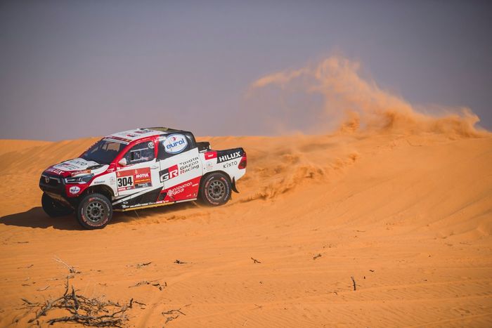 #304 Toyota Gazoo Racing: Giniel De Villiers, Alex Haro