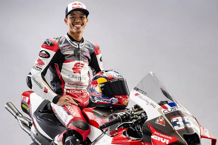 LCRホンダ、バンコクで2025年のMotoGPマシンカラーを公開。全11チーム