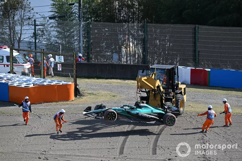Fernando Alonso, accidente en Aston Martin Racing