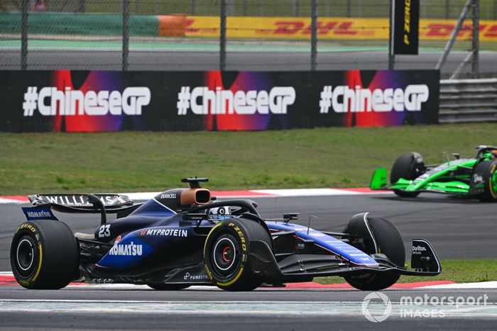 Alex Albon, Williams FW46, Valtteri Bottas, Kick Sauber C44