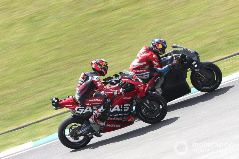 ペドロ・アコスタ（GASGAS）、ステファン・ブラドル（ホンダ）
