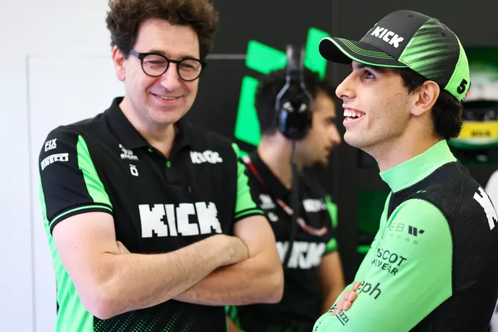 Gabriel Bortoleto, Sauber, Mattia Binotto, Sauber