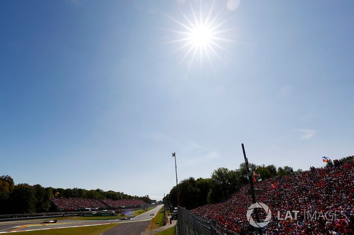 Felipe Massa, Williams FW40, Sergio Perez, Sahara Force India F1 VJM10