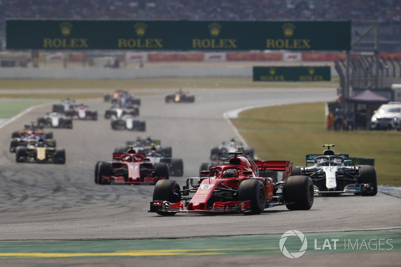 Start action, Sebastian Vettel, Ferrari SF71H, leads Valtteri Bottas, Mercedes AMG F1 W09, Kimi Raikkonen, Ferrari SF71H, Max Verstappen, Red Bull Racing RB14