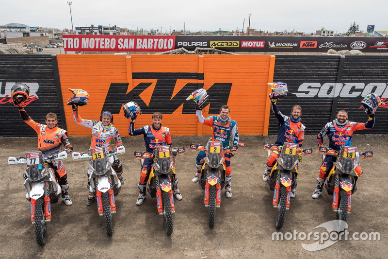 #77 KTM Racing Team: Luciano Benavides, #15 KTM Racing Team: Laia Sanz, #1 Red Bull KTM Factory Team: Sam Sunderland, #2 Red Bull KTM Factory Team: Matthias Walkner, #8 Red Bull KTM Factory Team: Toby Price, #19 Red Bull KTM Factory Team: Antoine Meo