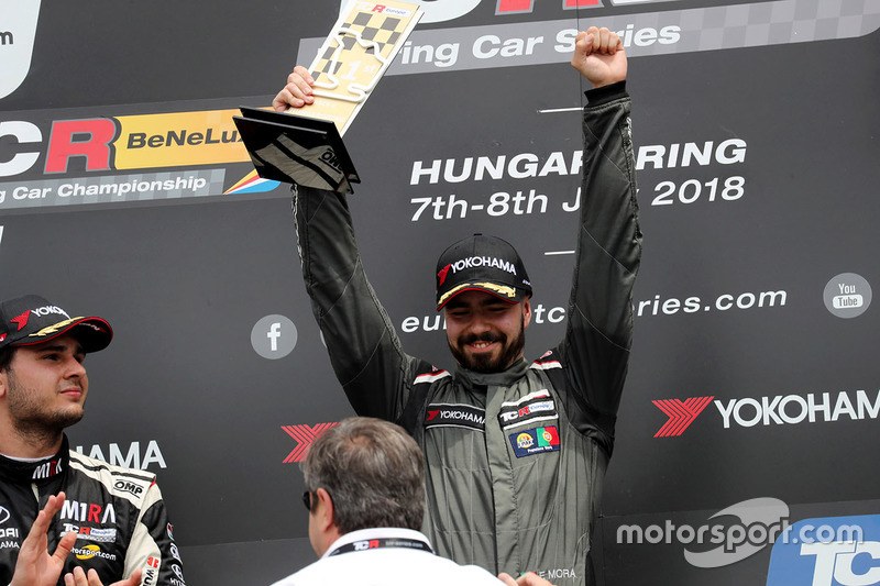 Podium: race winner Francisco Mora, M1RA Hyundai i30 N TCR 