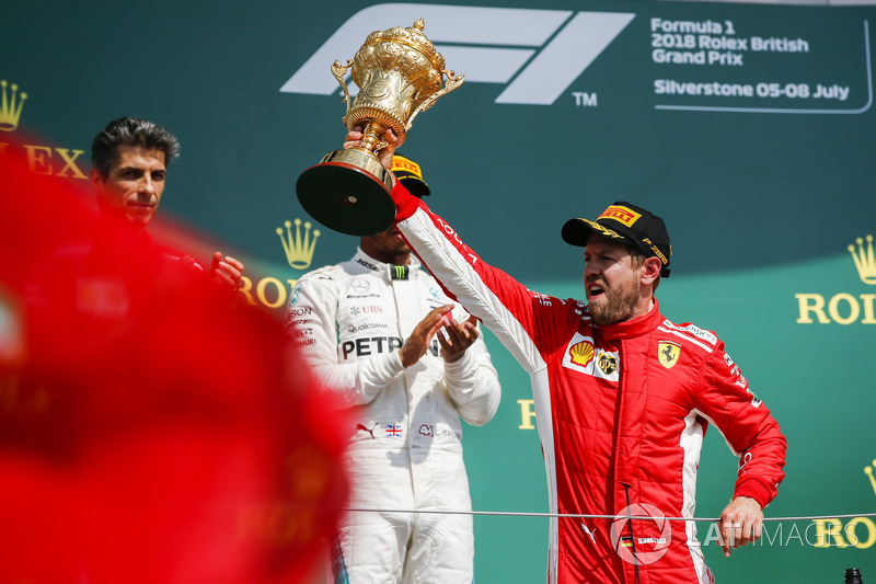 Pese a hacer la pole en el GP de Gran Bretaña, Hamilton fue segundo. Ganó Sebastian Vettel