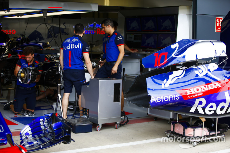 Pierre Gasly Toro Rosso STR13 aracı