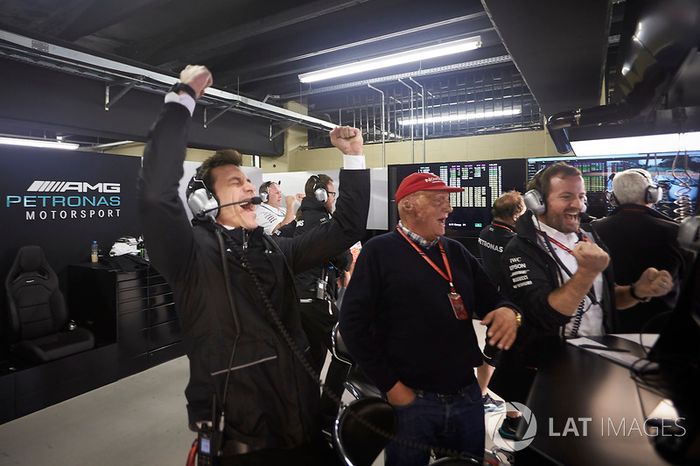 Toto Wolff, Executive Director Mercedes AMG F1, Niki Lauda, Presidente no ejecutivo, gestión del Mer