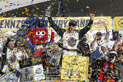 Ganador, Kevin Harvick, Stewart-Haas Racing, Ford