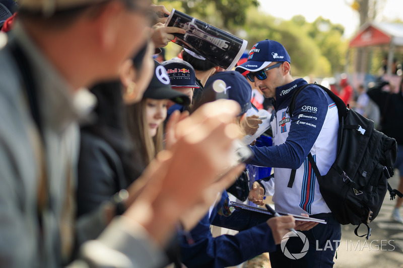 Robert Kubica, Williams rozdaje autografy kibicom