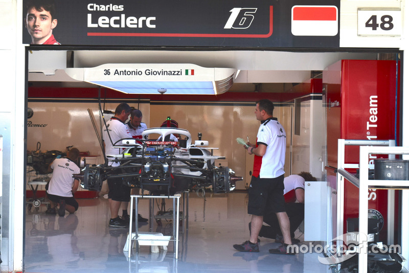 Sauber C37