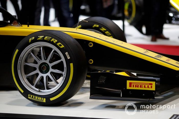 Pirelli presenta sus nuevos neumáticos F2 de 18 pulgadas para 2020