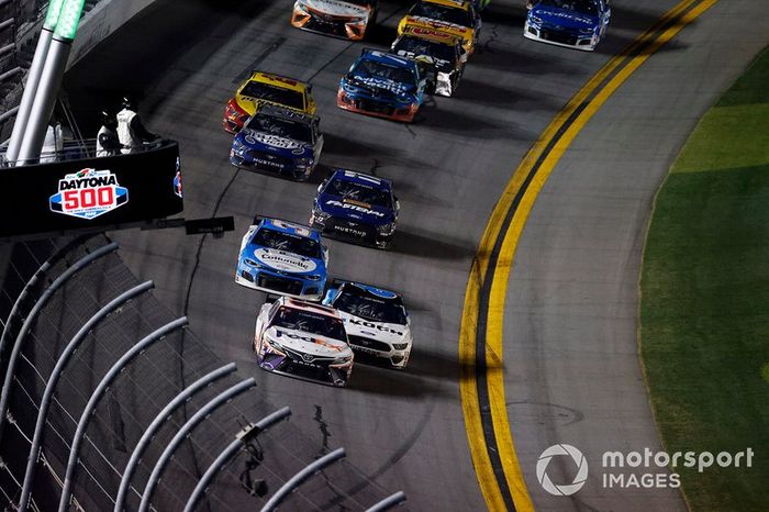 Denny Hamlin, Joe Gibbs Racing, Toyota Camry, Ryan Newman, Roush Fenway Racing, Ford Mustang