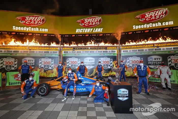 Ganador Scott Dixon y Chip Ganassi Racing Honda team