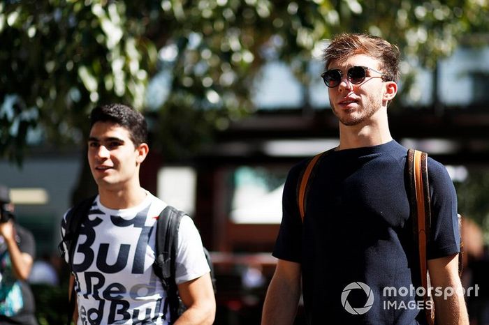 Sergio Sette Camara, reserva de Red Bull Racing, y Pierre Gasly, AlphaTauri