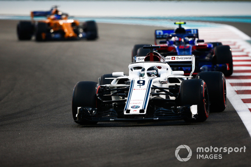 Маркус Ерікссон, Sauber C37, П'єр Гаслі, Scuderia Toro Rosso STR13, Фернандо Алонсо, McLaren MCL33