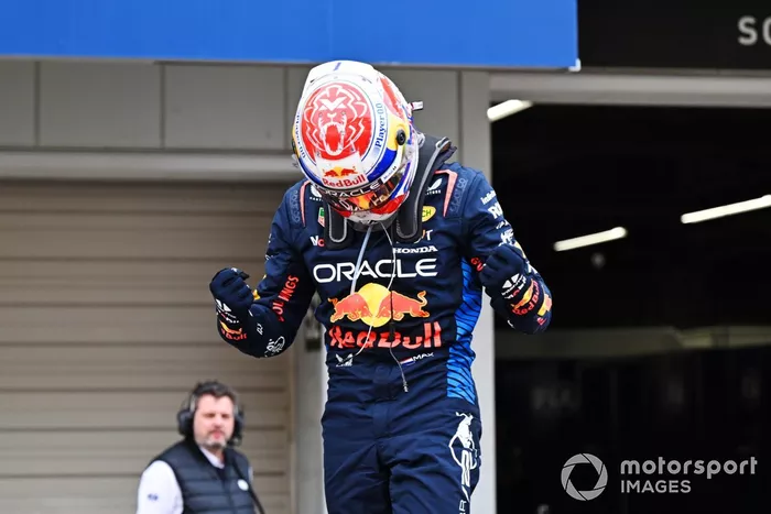 Max Verstappen, Red Bull Racing, 1ère position, fête son arrivée au Parc Ferme