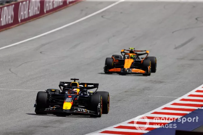 Max Verstappen, Red Bull Racing RB20, Lando Norris, McLaren MCL38