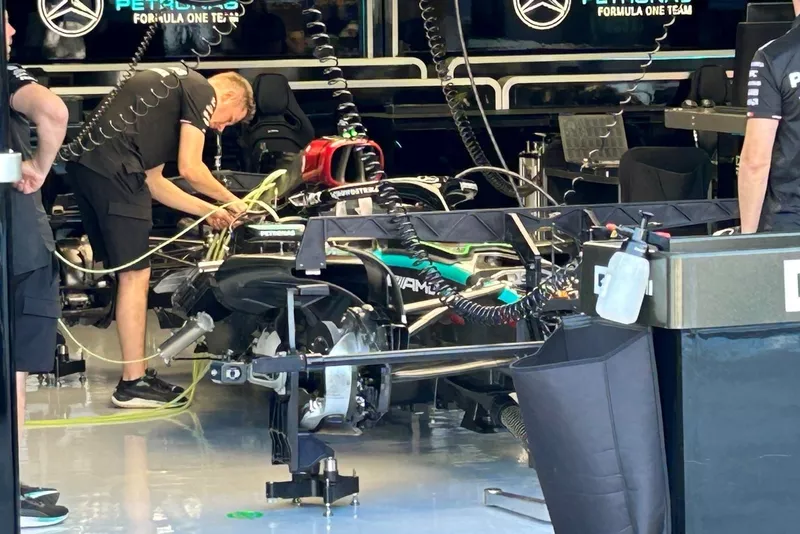 Mercedes W15 détails techniques