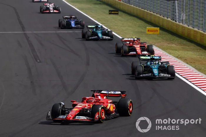 Charles Leclerc, Ferrari SF-24, Fernando Alonso, Aston Martin AMR24, Carlos Sainz, Ferrari SF-24