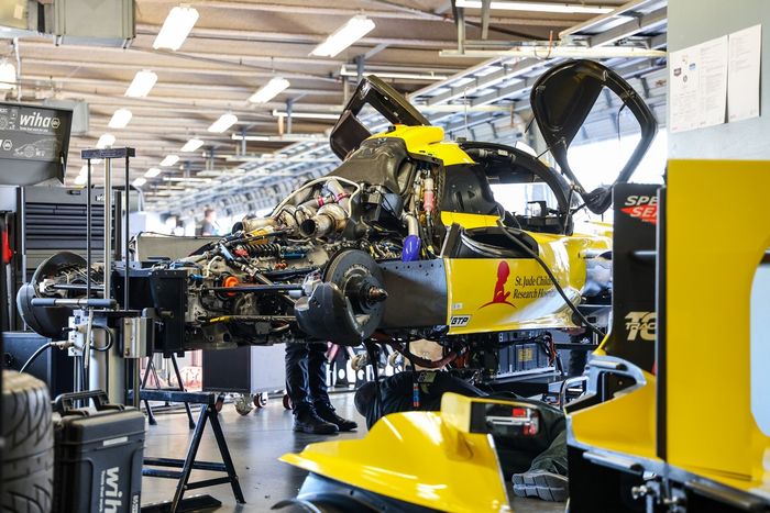 #85 JDC Miller MotorSports Porsche 963: Tijmen Van Der Helm, Gianmaria Bruni, Pascal Wehrlein, Bryce Aron