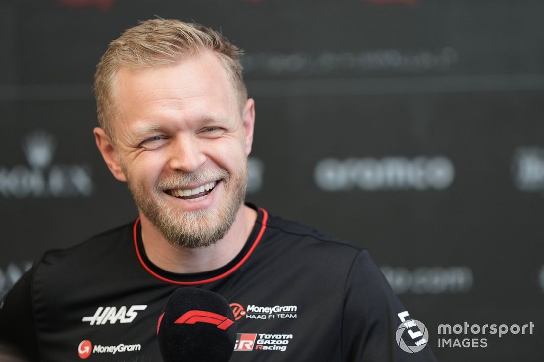 Kevin Magnussen, Haas F1 Team, habla con los medios de comunicación