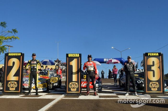 Ganador de la pole José Manuel Urcera, JP Carrera, segundo Facundo Ardusso, Renault Torino Team y tercero Leonel Pernía, Maquin Parts Racing