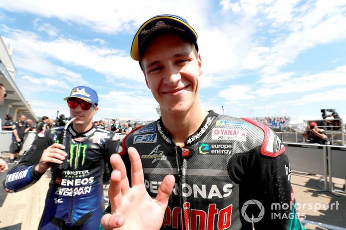 Segundo Fabio Quartararo, Petronas Yamaha SRT, tercero Maverick Vinales, Yamaha Factory Racing