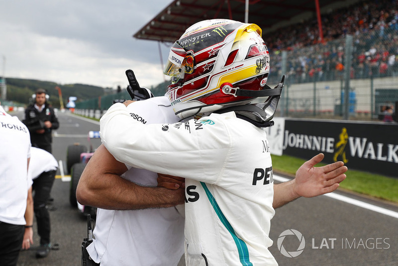 Lewis Hamilton, Mercedes AMG F1, fête sa pole position