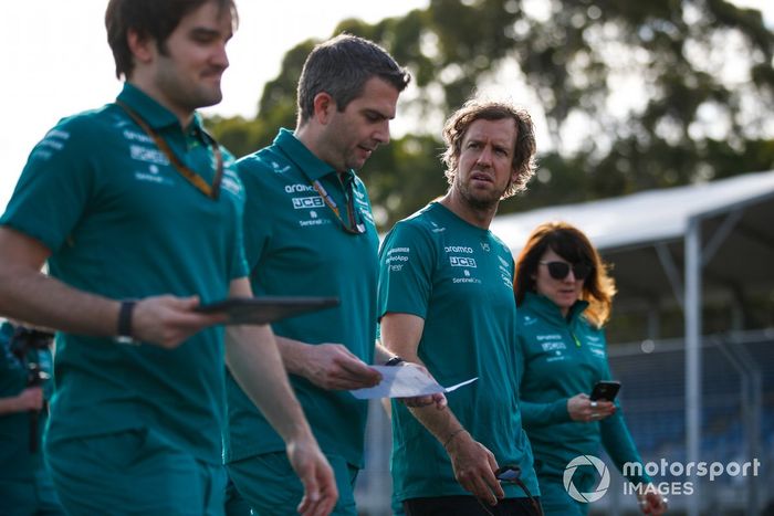 Sebastian Vettel, Aston Martin, paseo al circuito